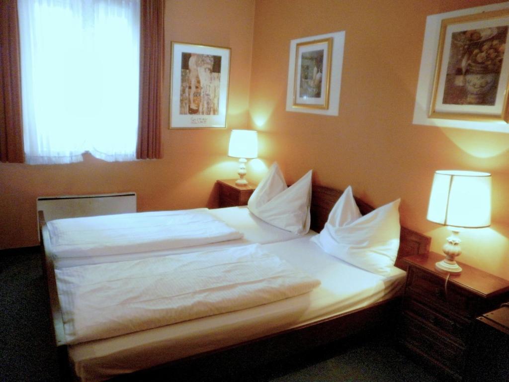 Gaestehaus Auerhahn Vöcklabruck Esterno foto